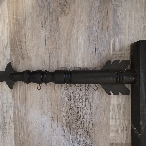 YOU ARE PURCHASING TWO WITCH, USA FLAG AND WOOD HANGER - Picture 6 of 11